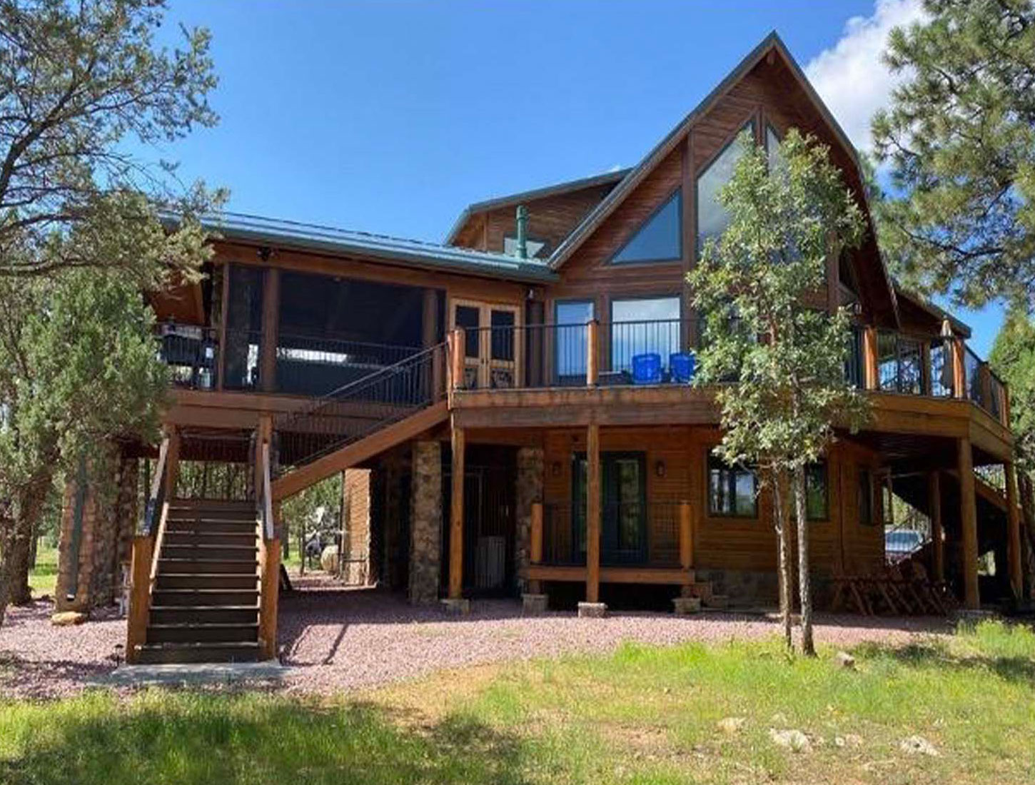 The Dickens Treehouse in Happy Jack, AZ